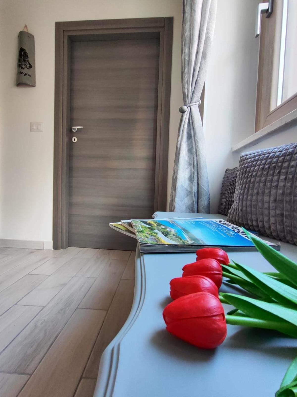 Casa Vacanze Con Giardino I Girasoli - Cin It 09006 - 9 C 2000 R4042- Сорсо Экстерьер фото